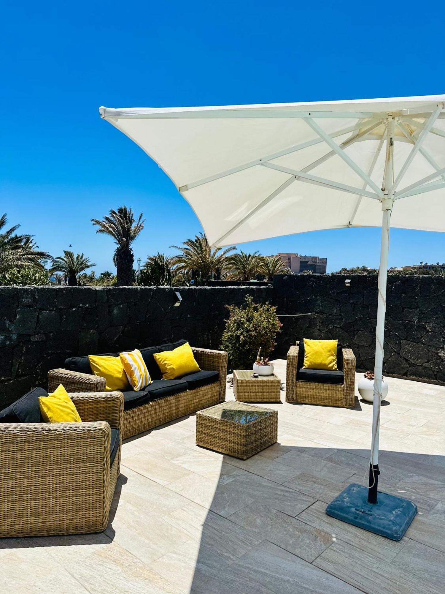 Casa Volcanes Costa Teguise Exterior photo